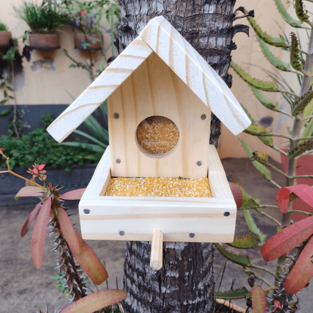 Alimentador de Pássaros em Madeira Natural Refúgio das Aves